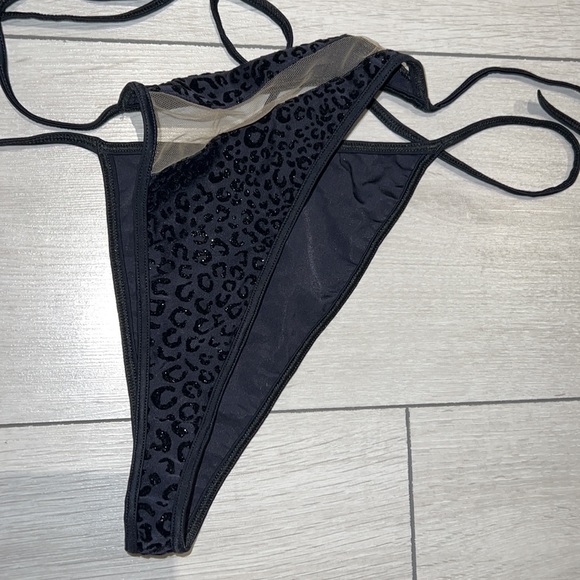 COPY - GORGEOUS BLACK SWIM SUIT - Picture 5 of 5